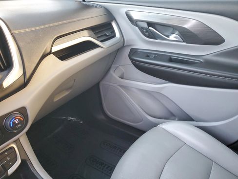 Used 2022 GMC Terrain SLT image 27