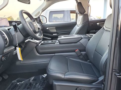 New 2025 Ford Expedition Platinum w/ Driver's Package AWD/4WD image 8