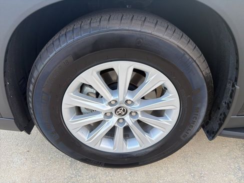 Used 2024 Toyota Grand Highlander XLE image 13