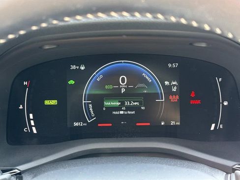 Used 2025 Toyota Camry SE w/ Convenience Package image 28