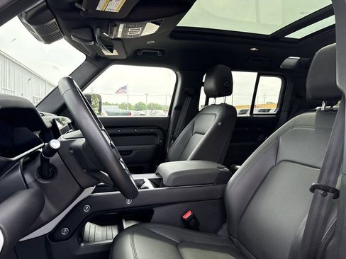 Used 2025 Land Rover Defender 110 S AWD/4WD image 13