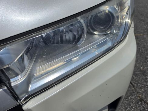 Used 2018 Toyota Highlander XLE FWD image 22