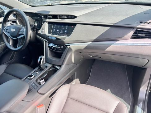 Used 2025 Cadillac XT5 Luxury FWD image 8