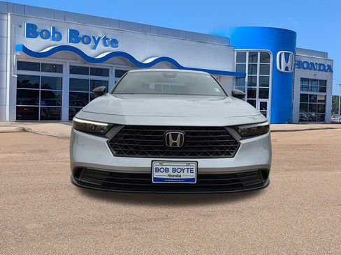 Used 2025 Honda Accord Sport image 2