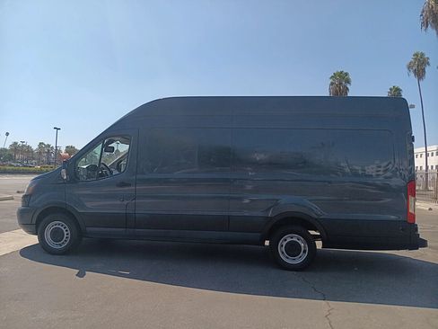 Used 2019 Ford Transit 250 148 High Roof Extended RWD image 5