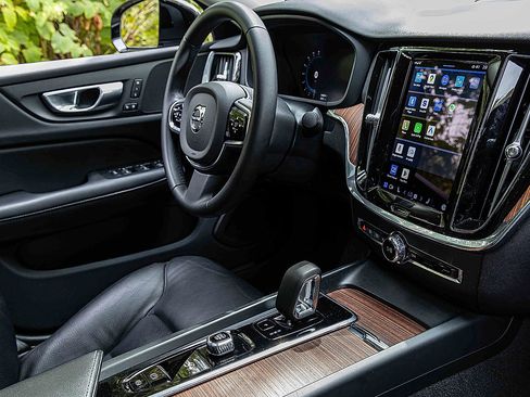 Used 2024 Volvo S60 B5 Plus image 26