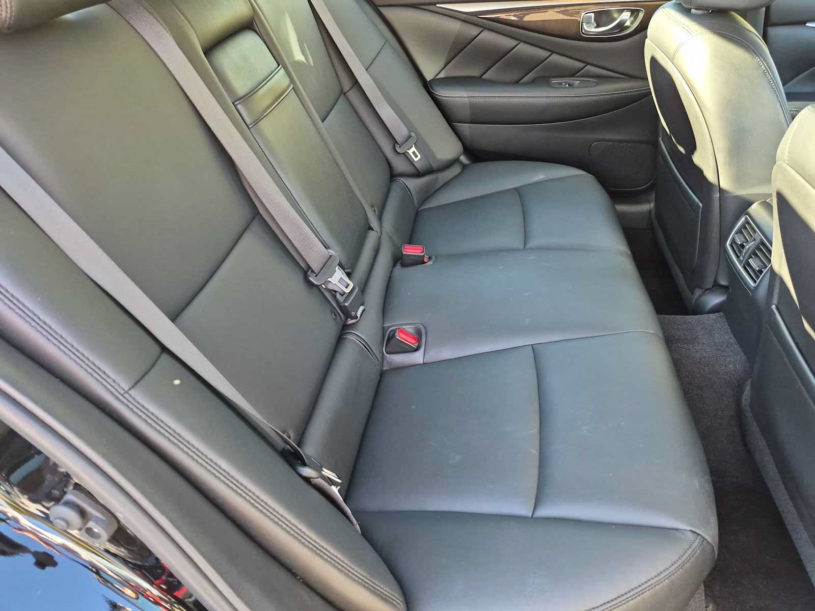Used 2019 INFINITI Q50 Luxe w/ Essential Package (3.0T Luxe) AWD/4WD image 21