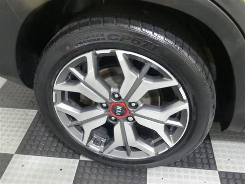 Used 2021 Kia Seltos SX w/ SX Sunroof Package AWD/4WD image 17