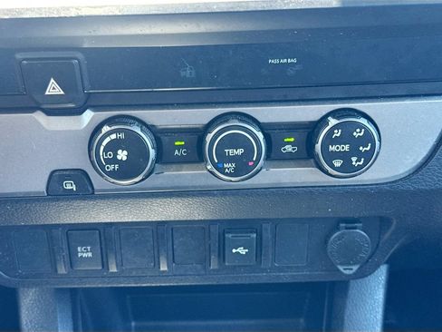 Used 2022 Toyota Tacoma SR RWD image 16