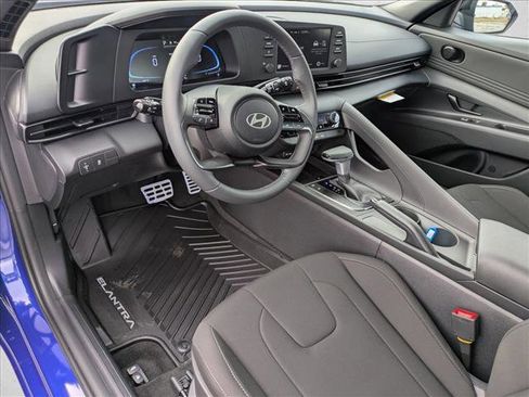 New 2026 Hyundai Elantra Sport image 3