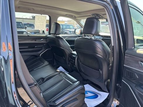 Used 2022 Jeep Grand Cherokee L Limited w/ Luxury Tech Group II image 38