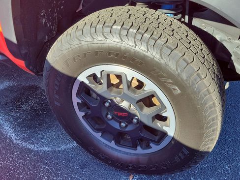 Used 2024 Toyota Tacoma TRD Off-Road image 8