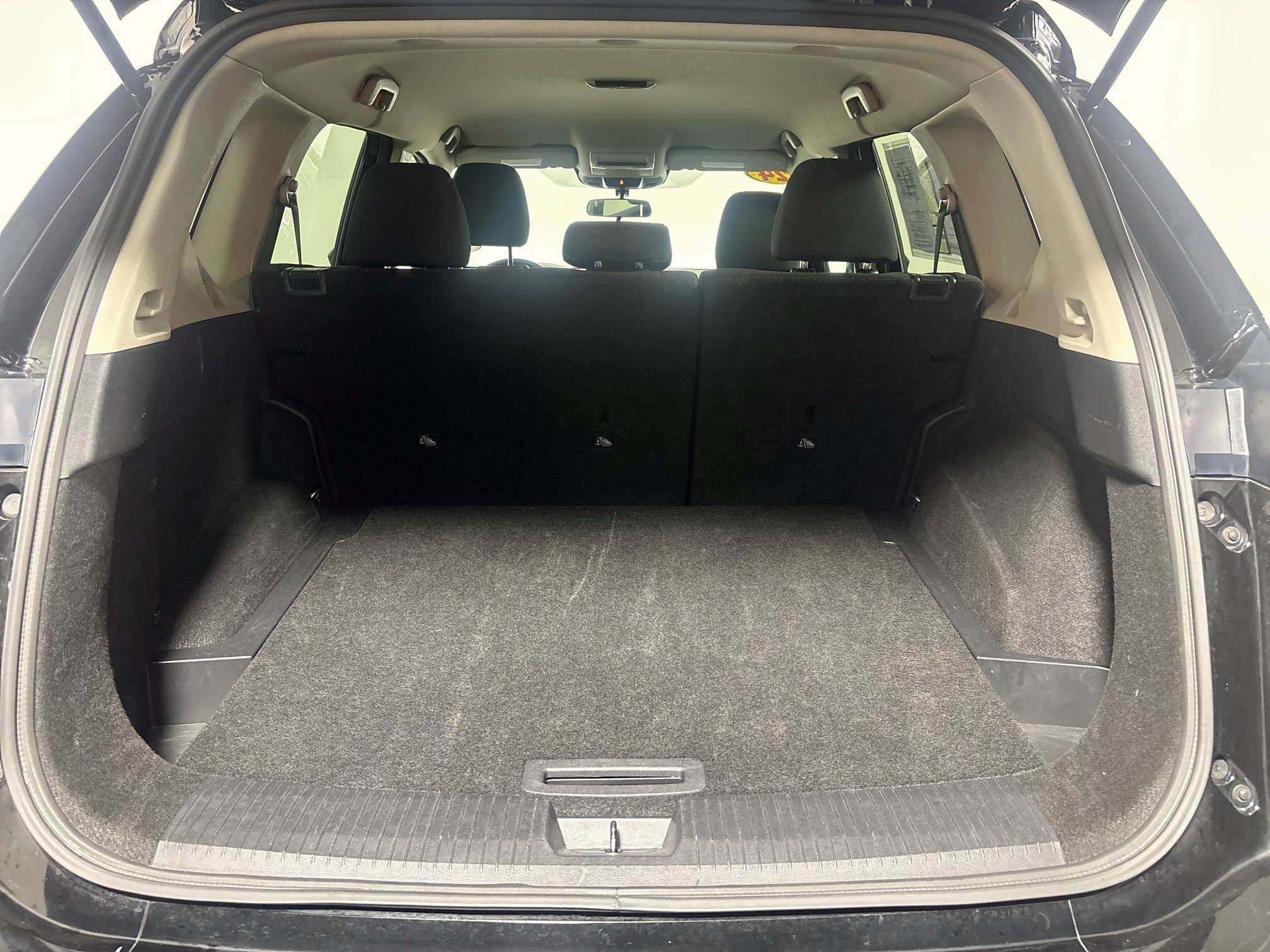 Used 2024 Nissan Rogue S FWD image 33