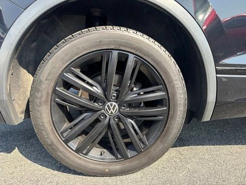Used 2022 Volkswagen Tiguan SE R-Line FWD image 21
