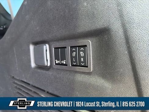 Used 2023 GMC Yukon XL SLT w/ SLT Premium Package AWD/4WD image 25