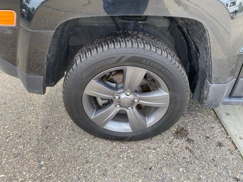 Used 2015 Jeep Patriot High Altitude AWD/4WD image 12