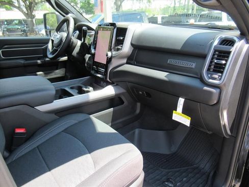 New 2026 RAM 3500 Big Horn AWD/4WD image 14