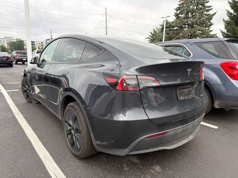 Used 2025 Tesla Model Y Long Range AWD/4WD image 2