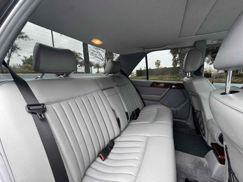 Used 1987 Mercedes-Benz 300 D Turbo image 58