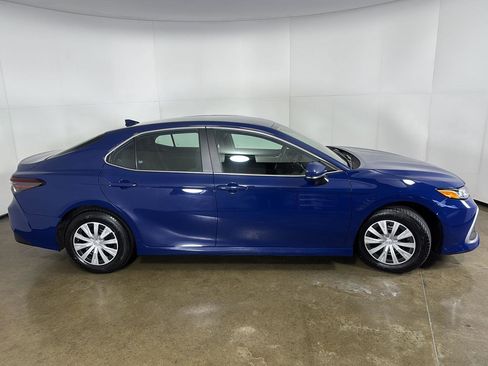 Used 2024 Toyota Camry LE image 9
