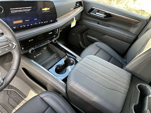 New 2026 Chevrolet Suburban High Country image 22