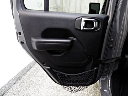 Used 2020 Jeep Wrangler Unlimited Sport S AWD/4WD image 9