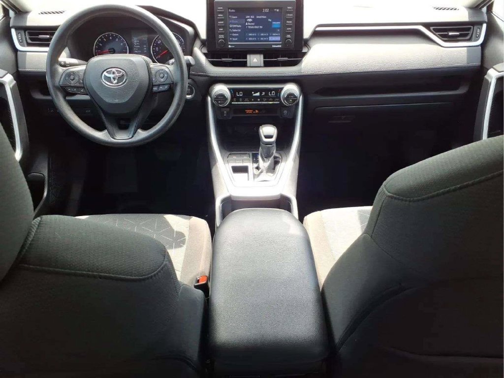 Used 2022 Toyota RAV4 XLE w/ Convenience Package FWD image 10