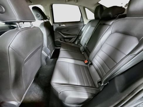 Used 2023 Volkswagen Jetta SE w/ Panoramic Sunroof Package FWD image 24