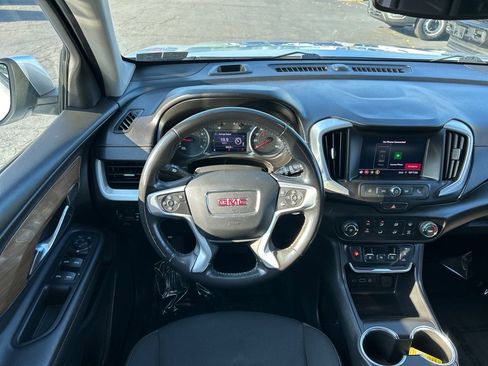 Used 2020 GMC Terrain SLE image 2