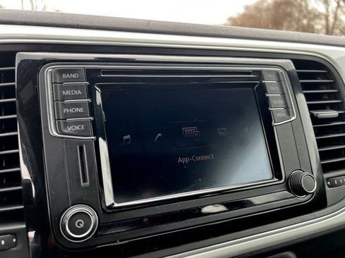 Used 2016 Volkswagen Beetle 1.8T SE image 32