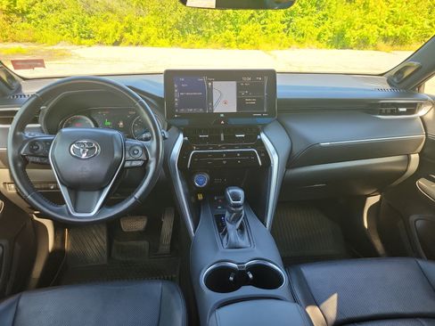 Used 2021 Toyota Venza XLE w/ Softex Package AWD/4WD image 18