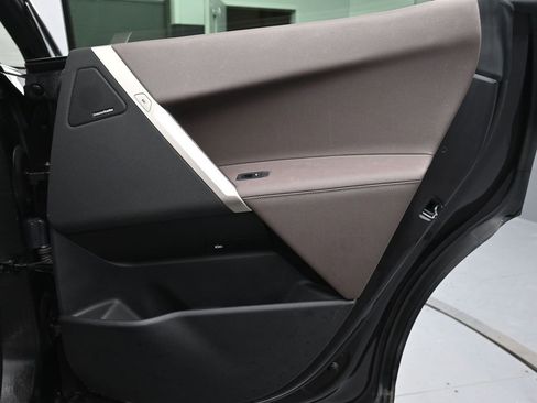 Used 2023 BMW iX xDrive50 w/ Sport Package image 25