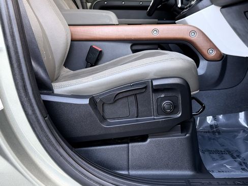 Used 2020 Land Rover Defender 110 S image 35