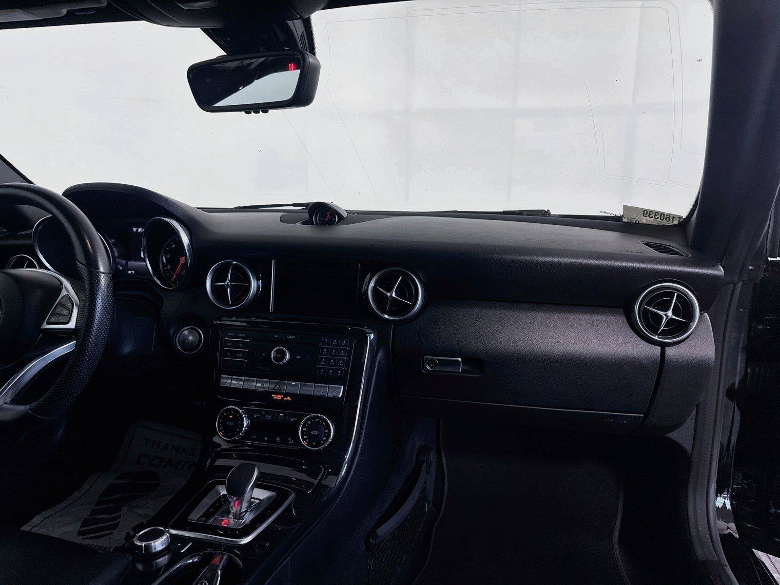 Used 2019 Mercedes-Benz SLC 300 image 25