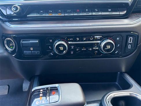 Used 2024 GMC Sierra 1500 SLT image 32