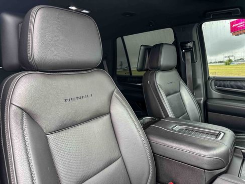 Used 2023 GMC Yukon Denali AWD/4WD image 27