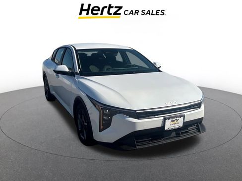 Used 2025 Kia K4 LXS image 1