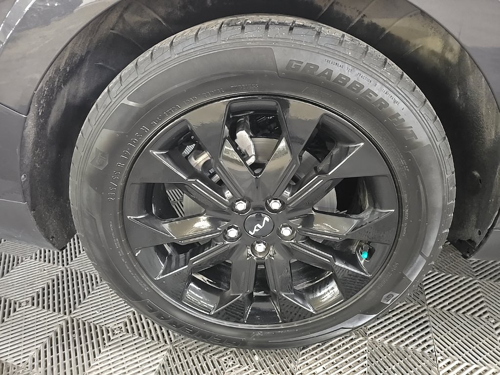 Used 2022 Kia Carnival SX Prestige FWD image 14