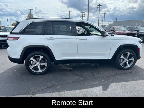 Used 2023 Jeep Grand Cherokee Limited w/ Trailer Tow Prep Group (B) AWD/4WD image 9