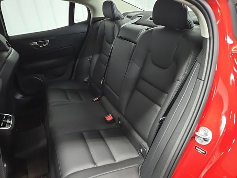 Used 2023 Volvo S60 B5 Ultimate image 31