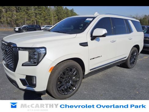 Used 2023 GMC Yukon Denali Ultimate image 1