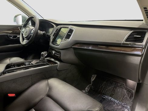 Used 2018 Volvo XC90 T5 Momentum w/ Convenience Package image 40