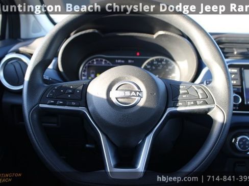 Used 2023 Nissan Versa SV image 15