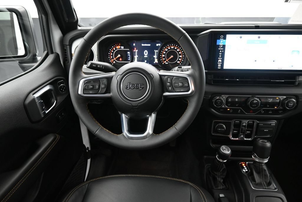 Used 2024 Jeep Wrangler Unlimited Sahara w/ Technology Group AWD/4WD image 11