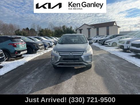 Used 2018 Mitsubishi Eclipse Cross SE image 2