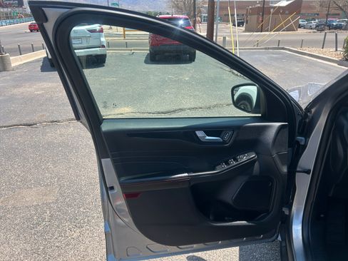 Used 2024 Ford Escape ST-Line AWD/4WD image 15