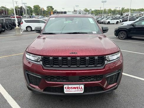 New 2026 Jeep Grand Cherokee L Limited w/ Limited Altitude Package AWD/4WD image 10