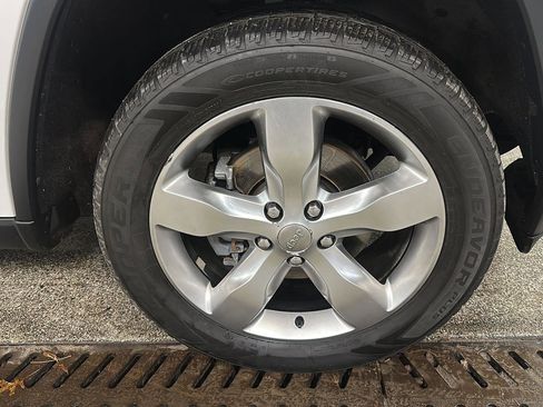 Used 2013 Jeep Grand Cherokee Overland w/ Advance Technology Group image 10