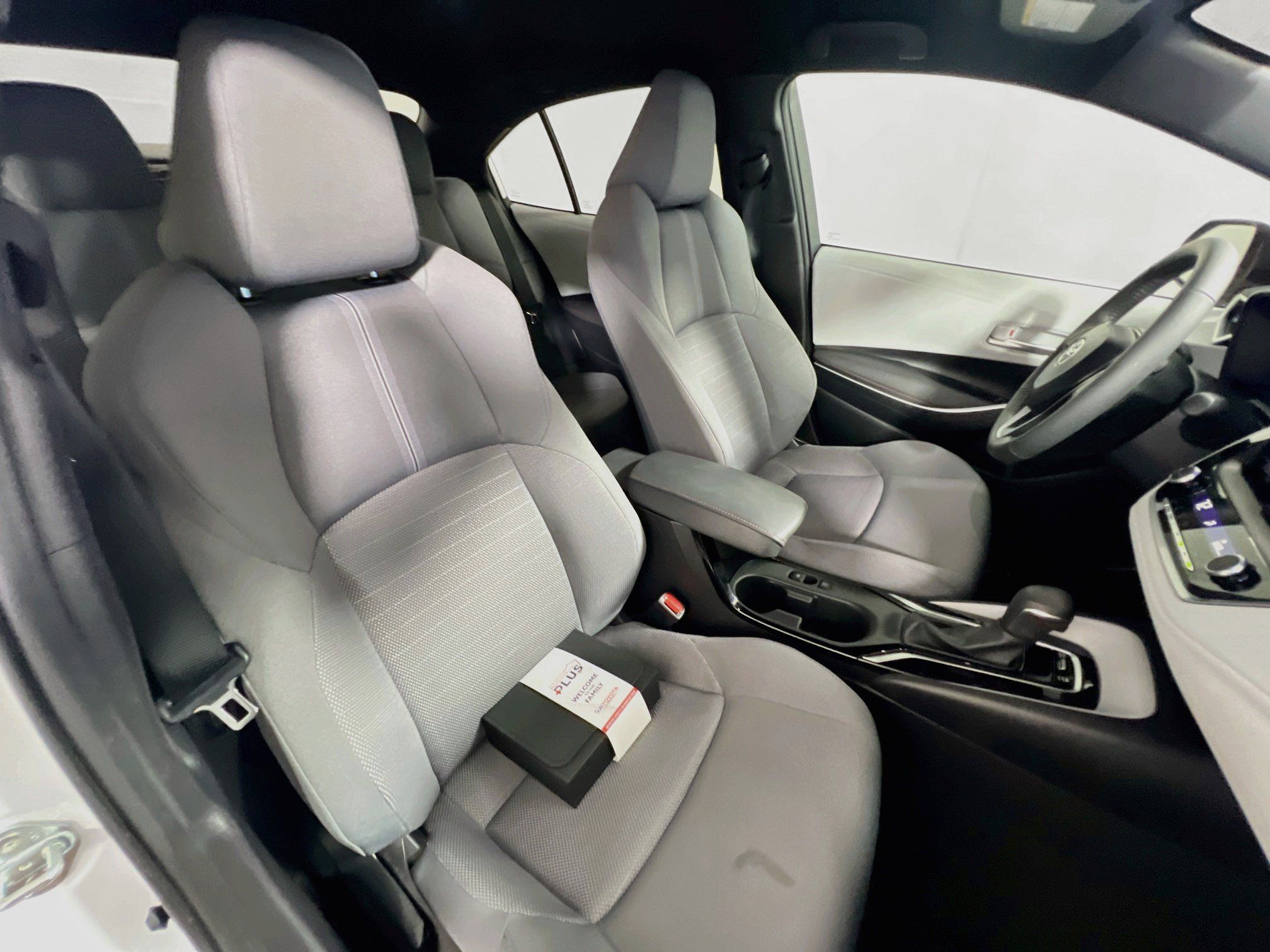 Used 2024 Toyota Corolla SE FWD image 30