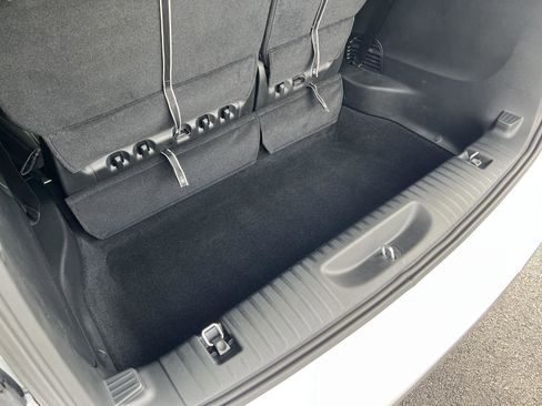 New 2026 Chrysler Pacifica Select image 40